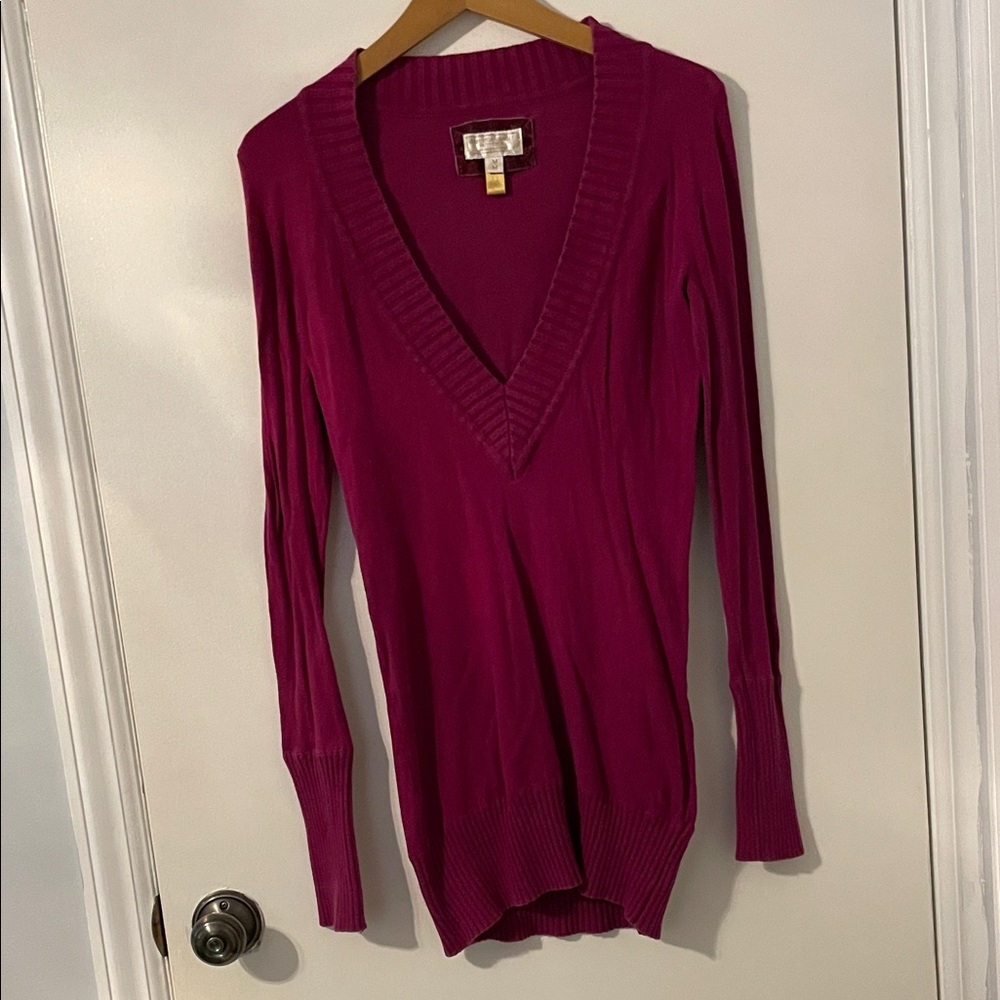 2 American Eagle women’s Deep V-Neck Long Sleeve Sweater - Fuchsia Pink and Grey